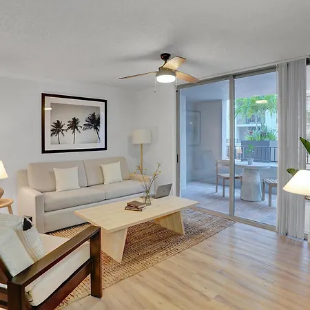 Stylish Modern Apartments At Gables Grand Plaza In Miami Exterior photo