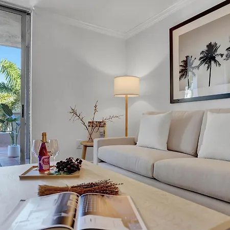 Stylish Modern Apartments At Gables Grand Plaza In Miami Exterior photo