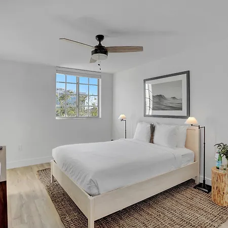 Stylish Modern Apartments At Gables Grand Plaza In Miami Room photo