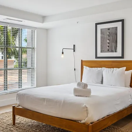 Stylish Modern Apartments At Gables Grand Plaza In Miami Exterior photo