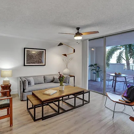 Stylish Modern Apartments At Gables Grand Plaza In Miami Exterior photo