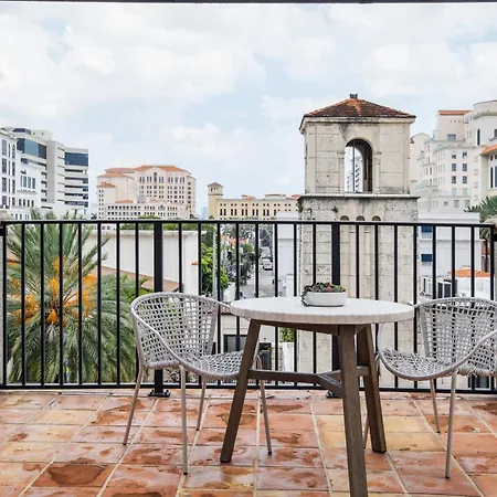 Stylish Modern Apartments At Gables Grand Plaza In Miami Room photo