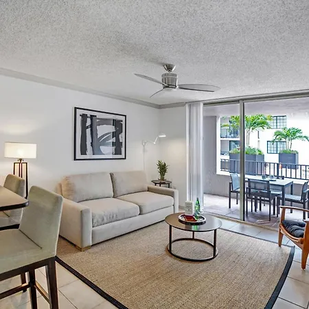 Stylish Modern Apartments At Gables Grand Plaza In Miami Room photo