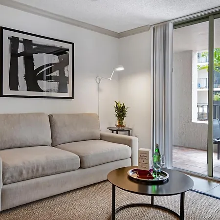 Stylish Modern Apartments At Gables Grand Plaza In Miami Exterior photo