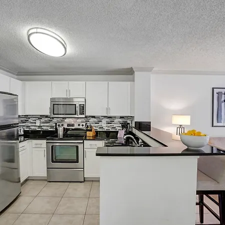 Stylish Modern Apartments At Gables Grand Plaza In Miami Room photo