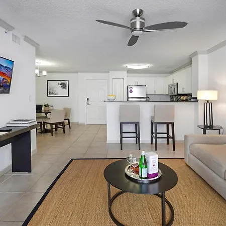 Stylish Modern Apartments At Gables Grand Plaza In Miami Room photo