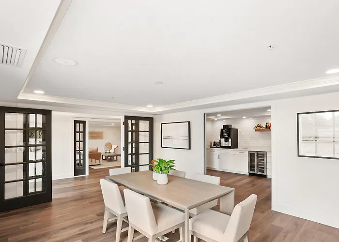 Stylish Modern Apartments At Gables Grand Plaza In Miami